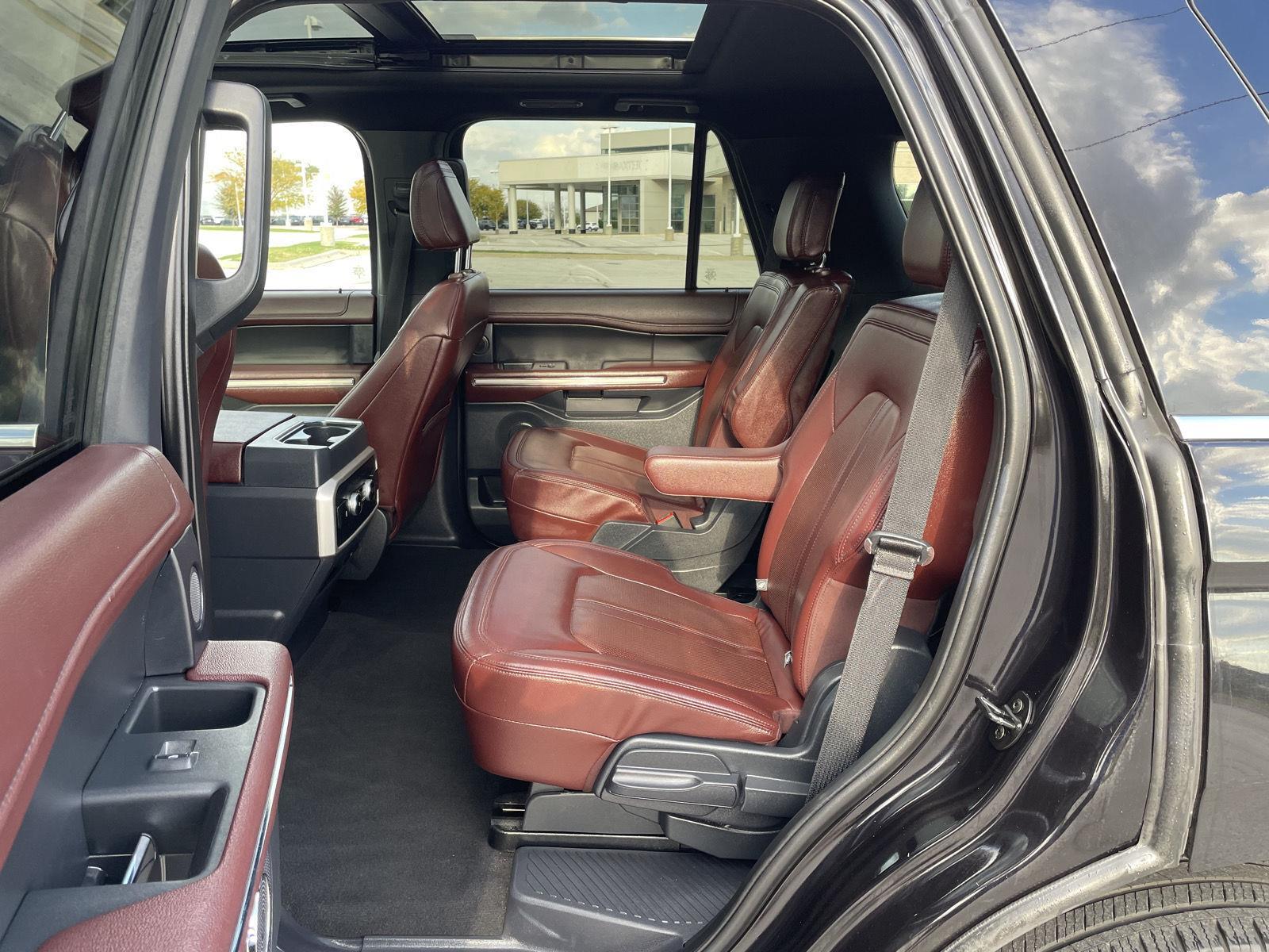 Vehicle photo 21