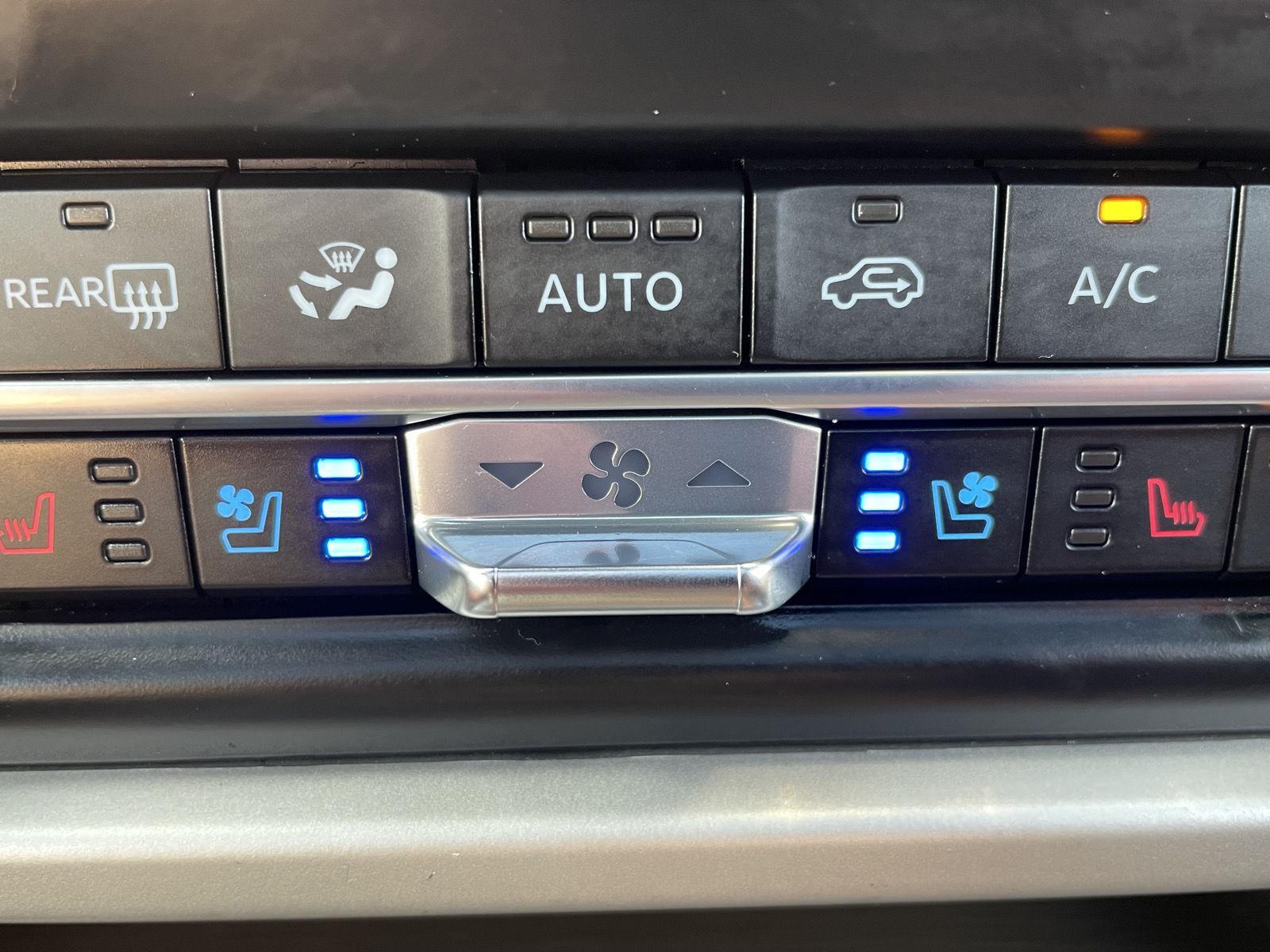 Vehicle photo 38