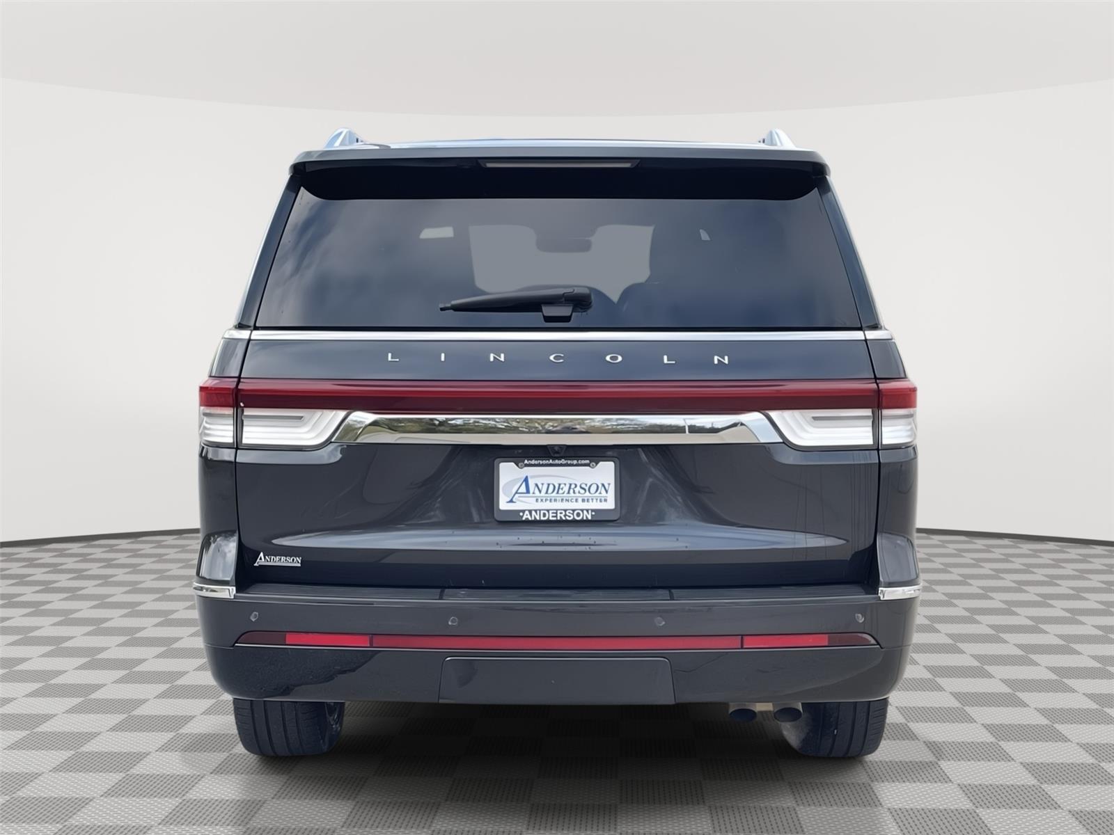 Vehicle photo 8