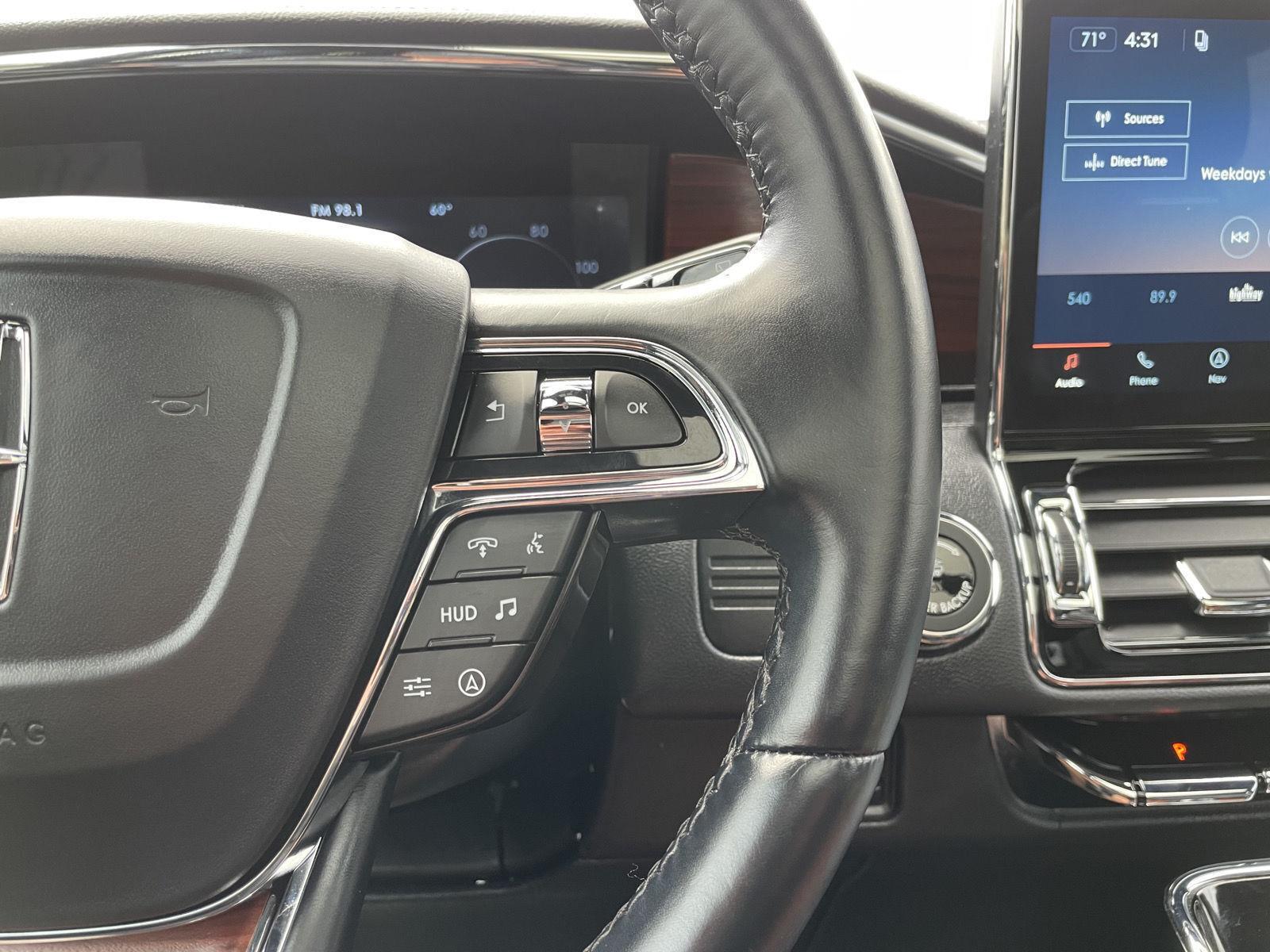 Vehicle photo 13