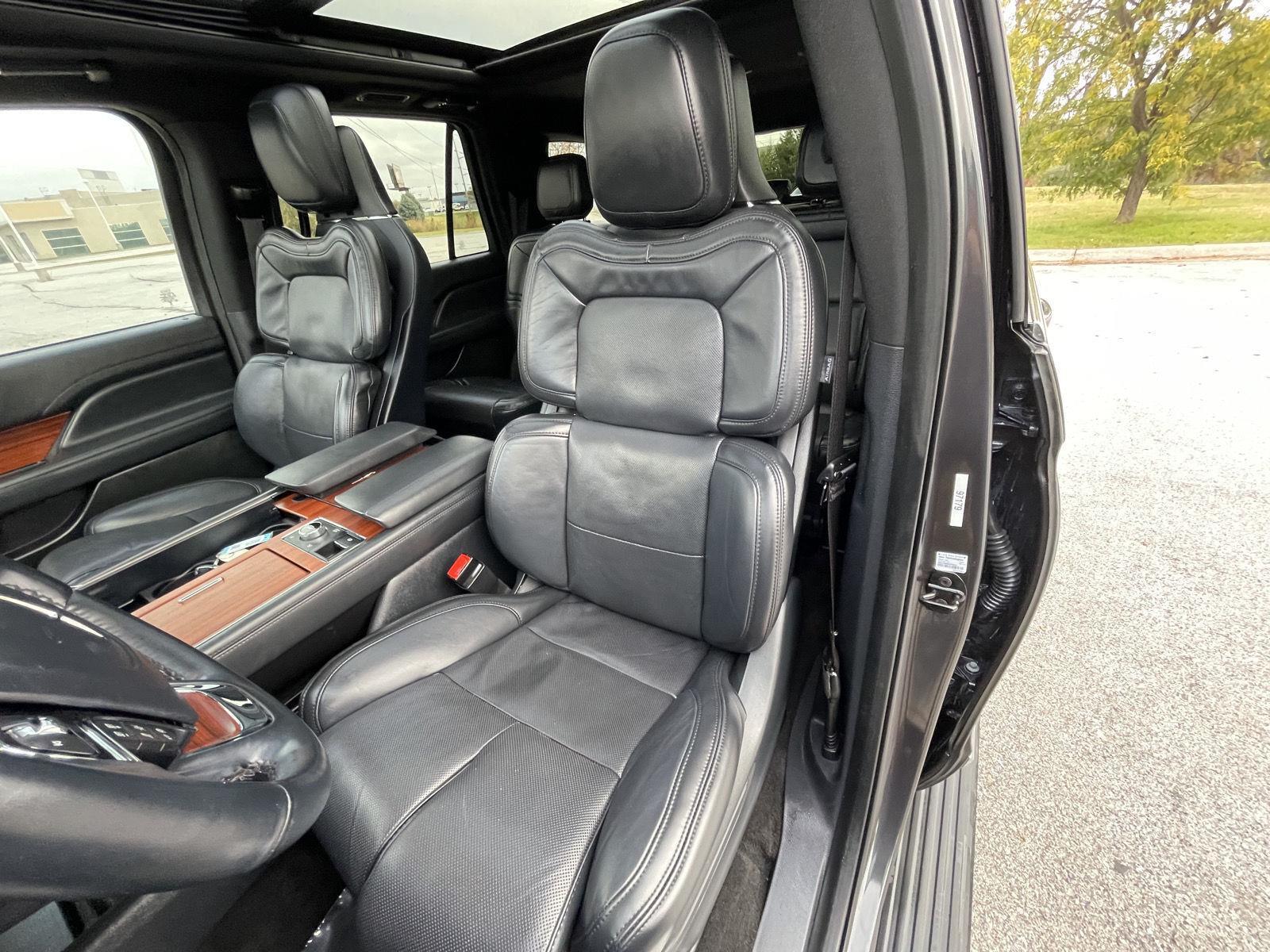 Vehicle photo 17
