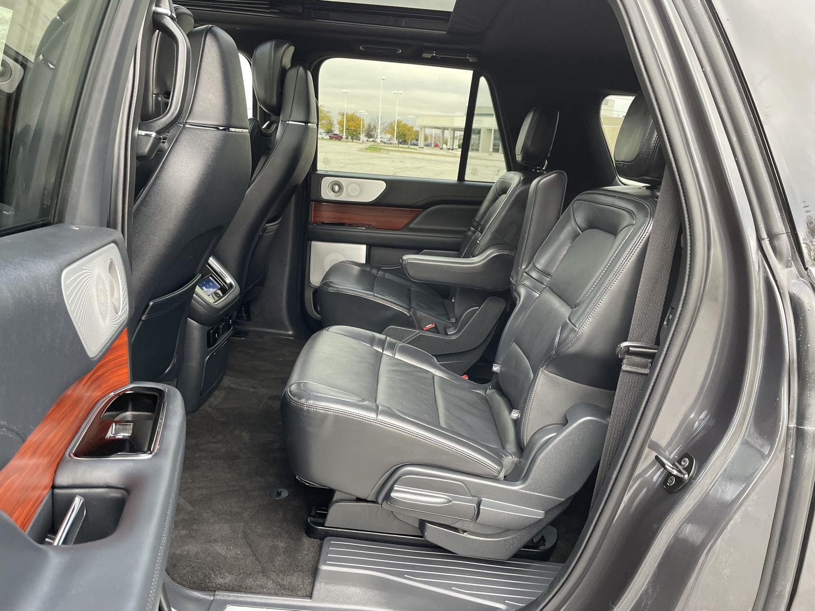 Vehicle photo 19