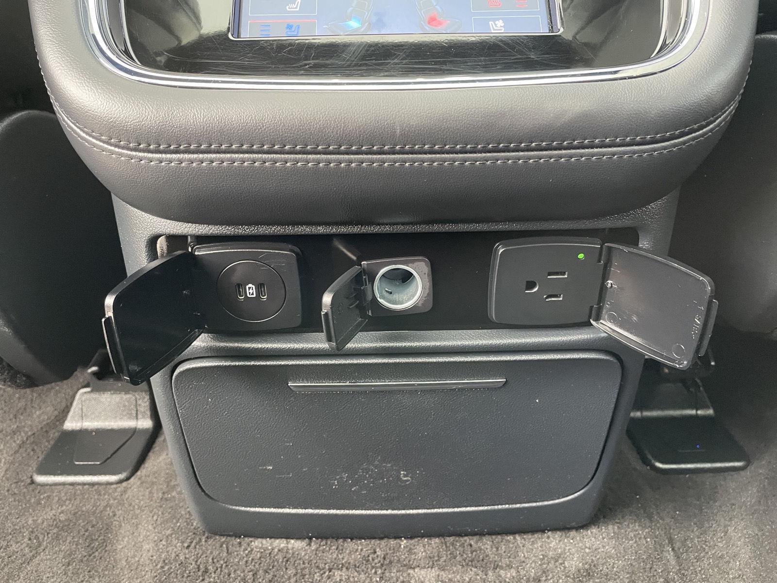 Vehicle photo 21
