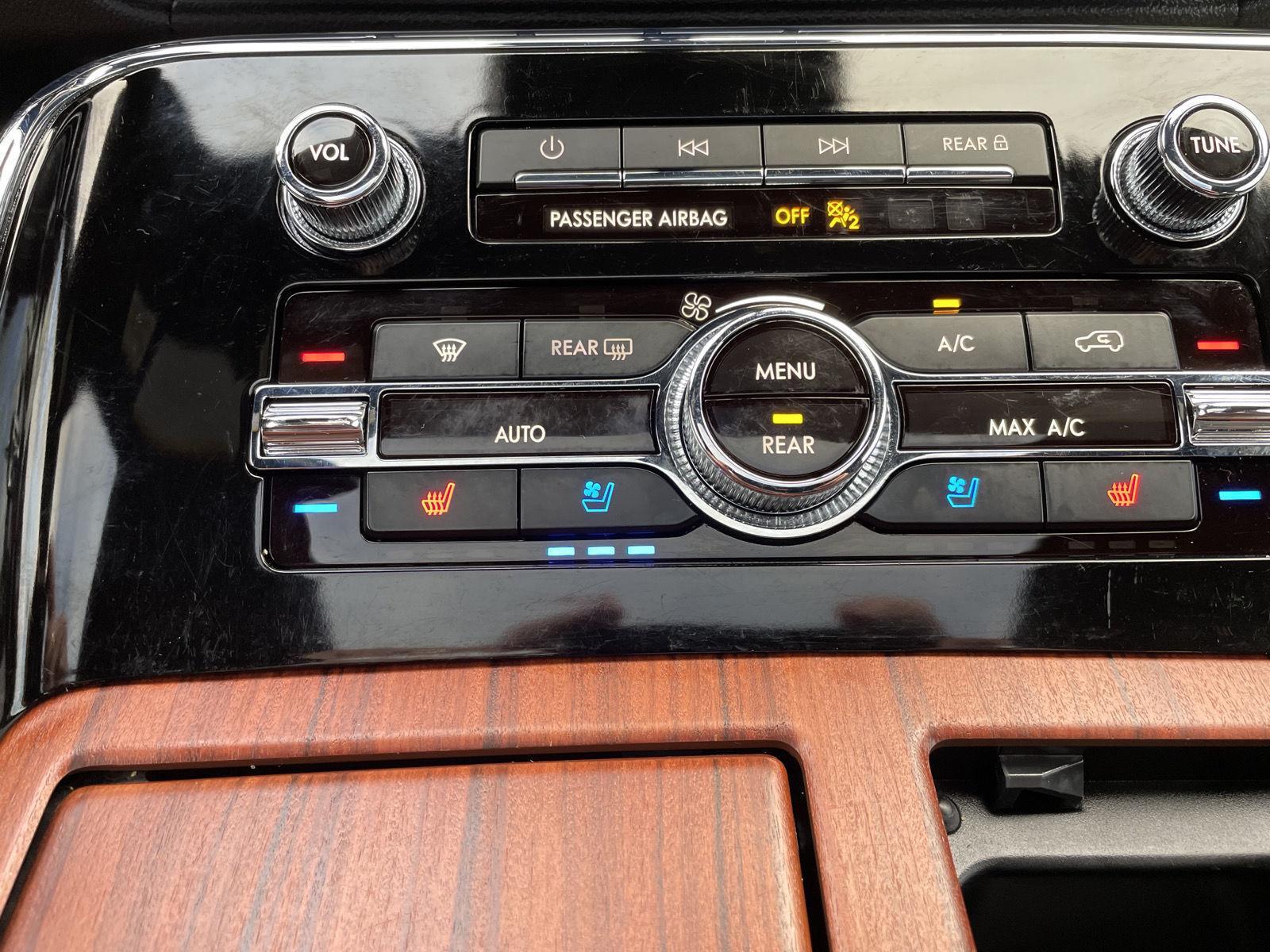Vehicle photo 33