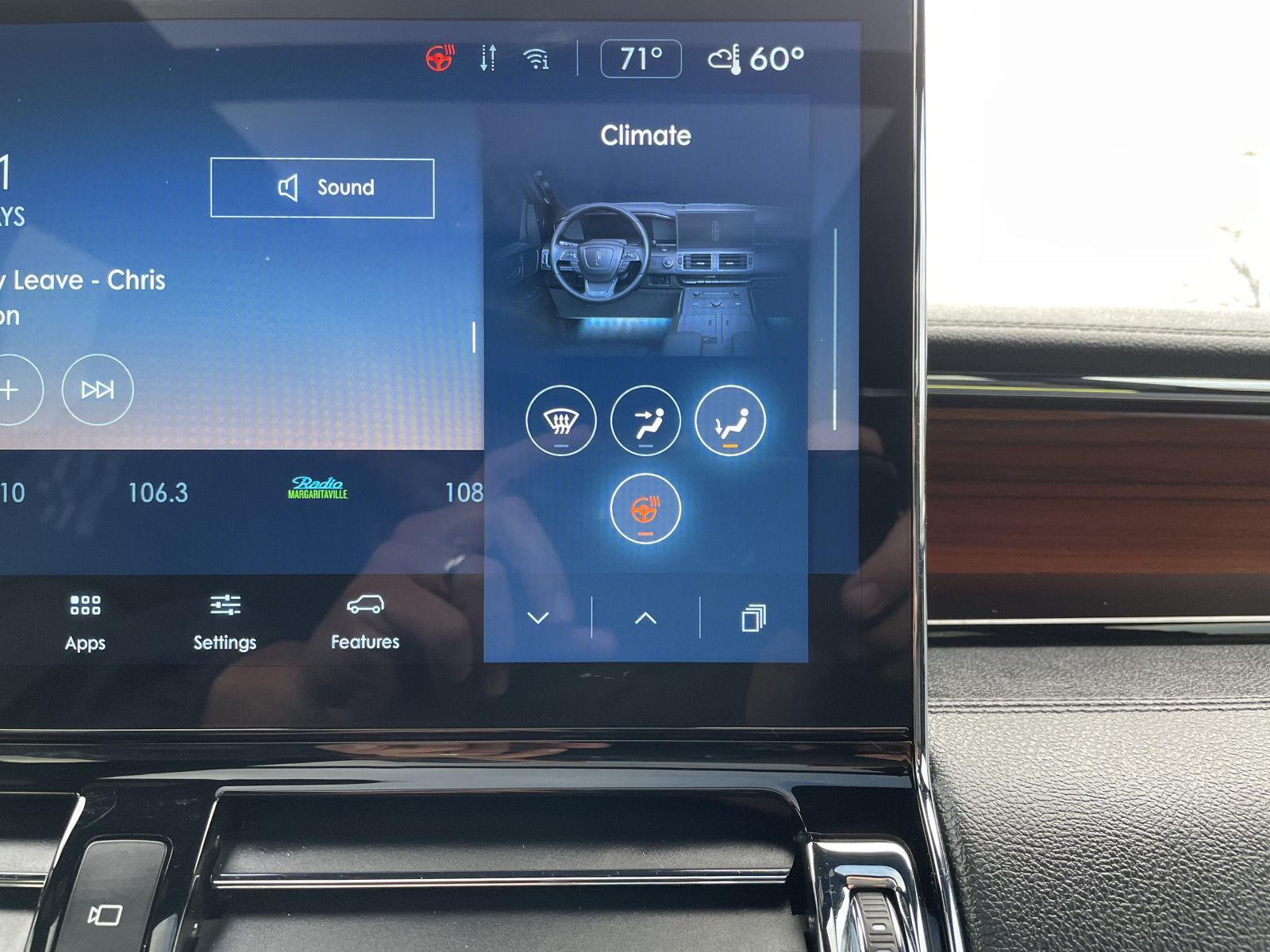 Vehicle photo 34