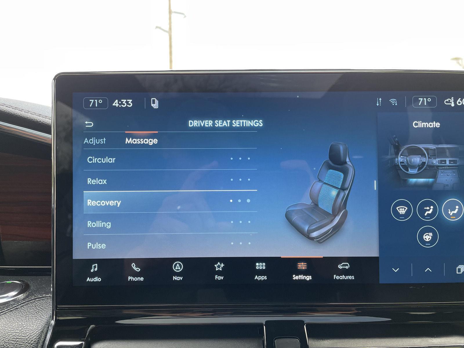 Vehicle photo 35
