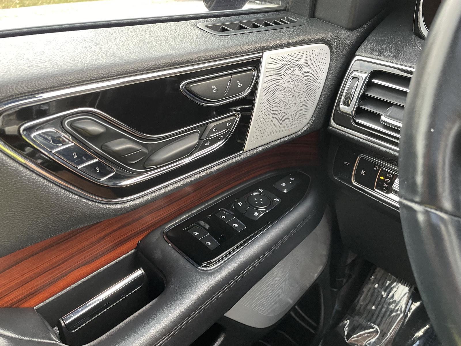 Vehicle photo 37