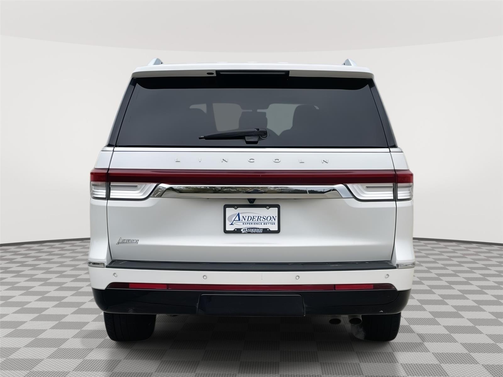 Vehicle photo 8