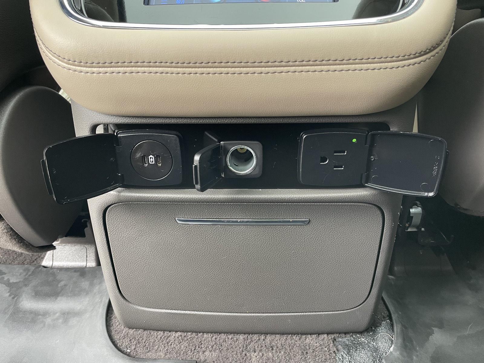 Vehicle photo 21