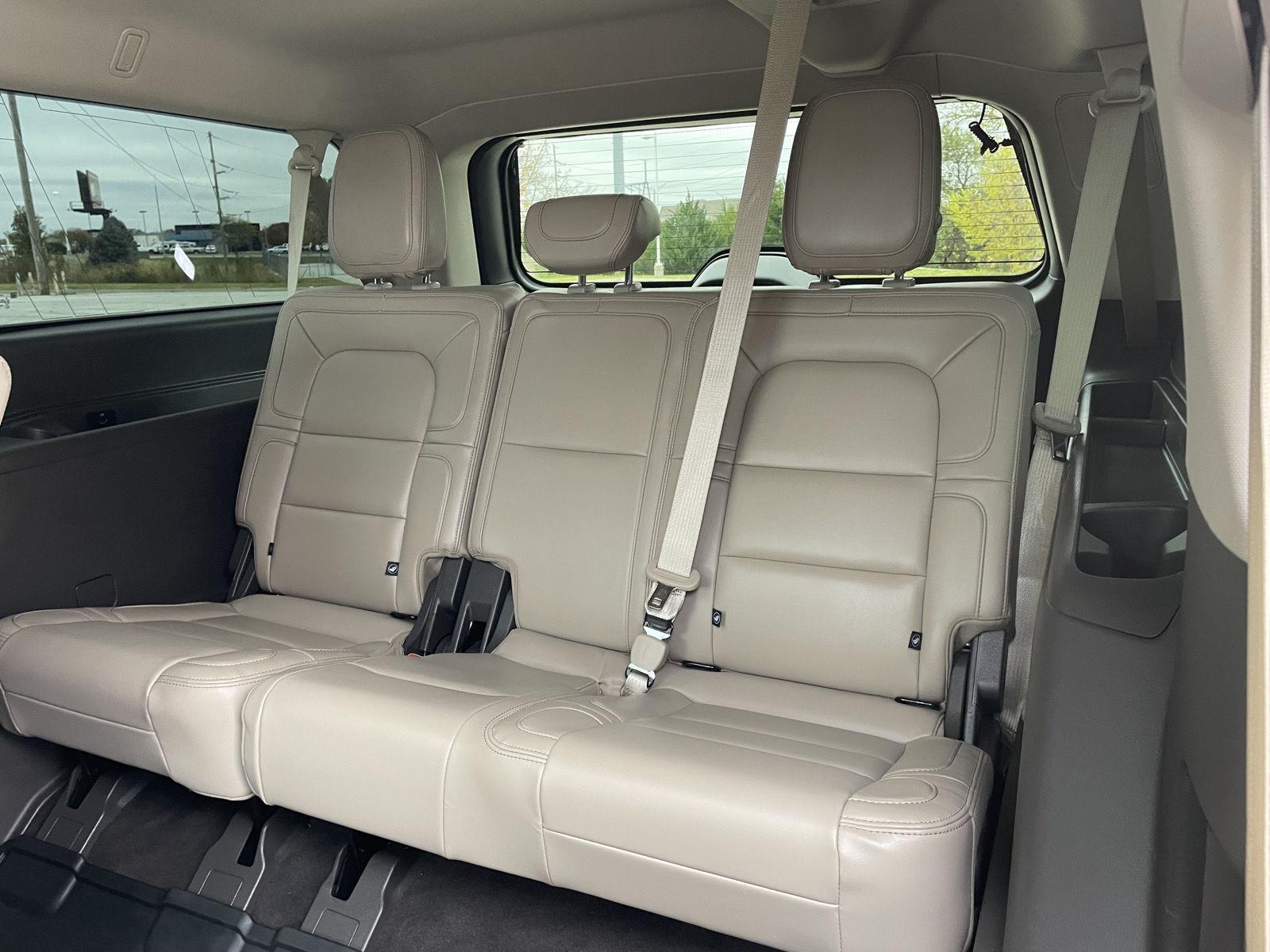 Vehicle photo 22