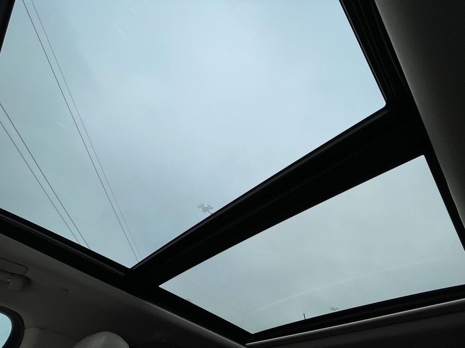 Vehicle photo 24