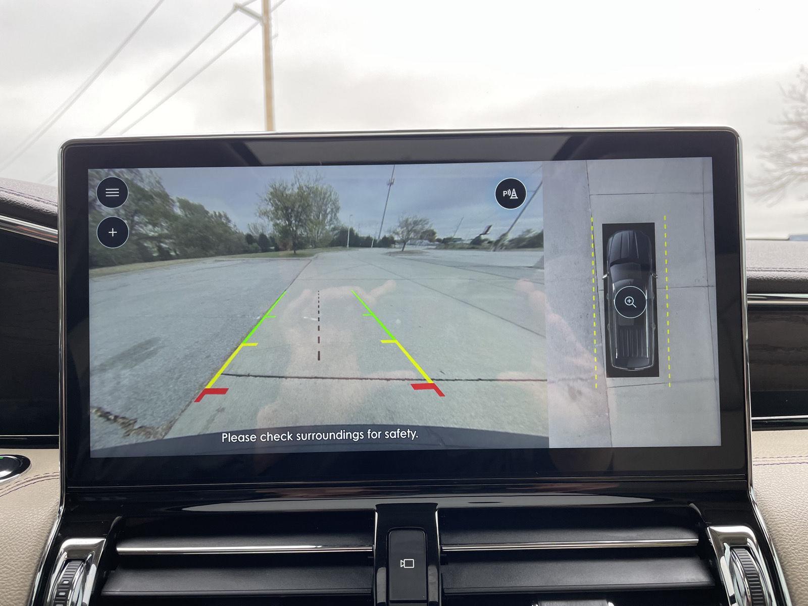 Vehicle photo 26