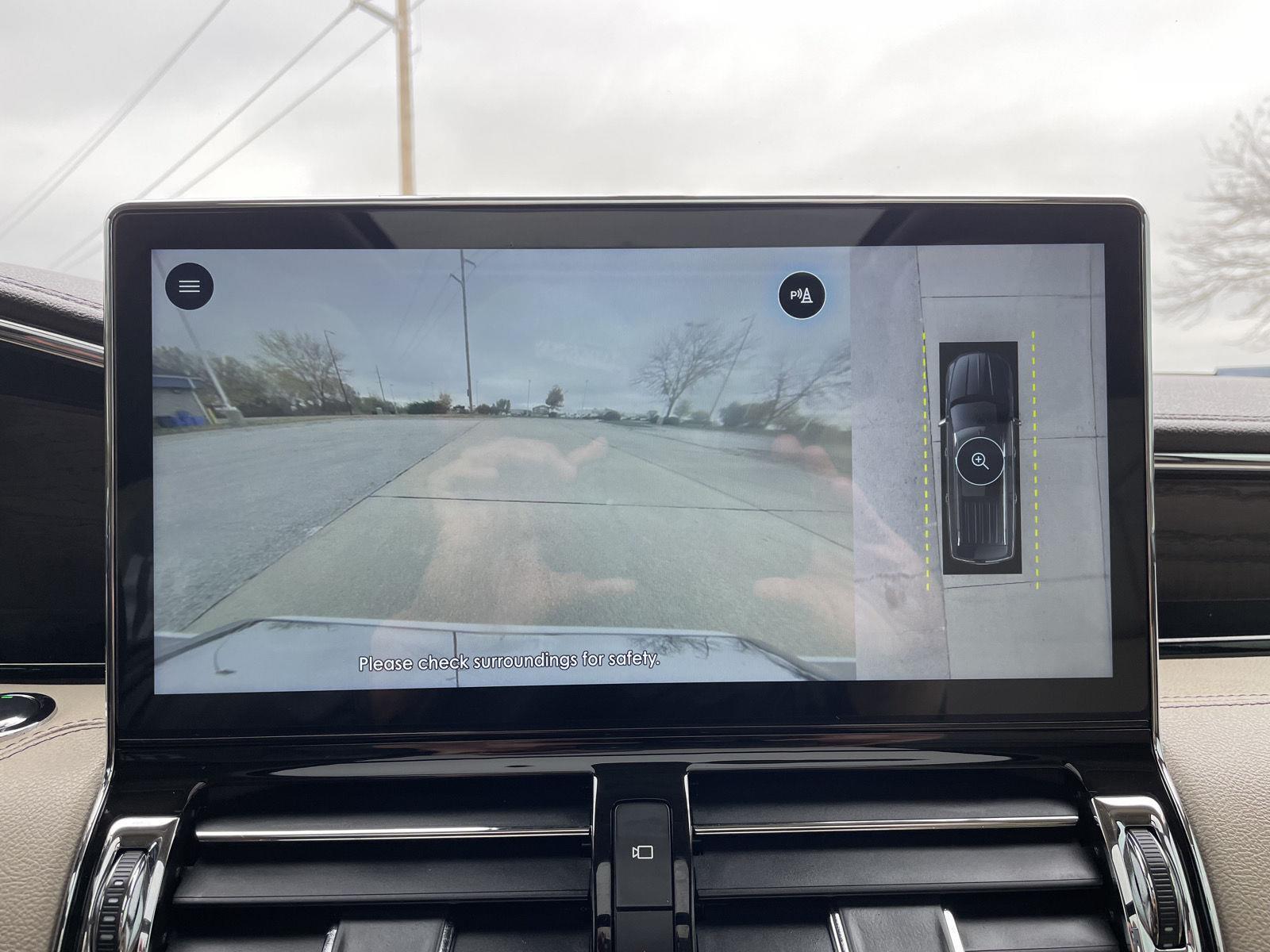 Vehicle photo 27