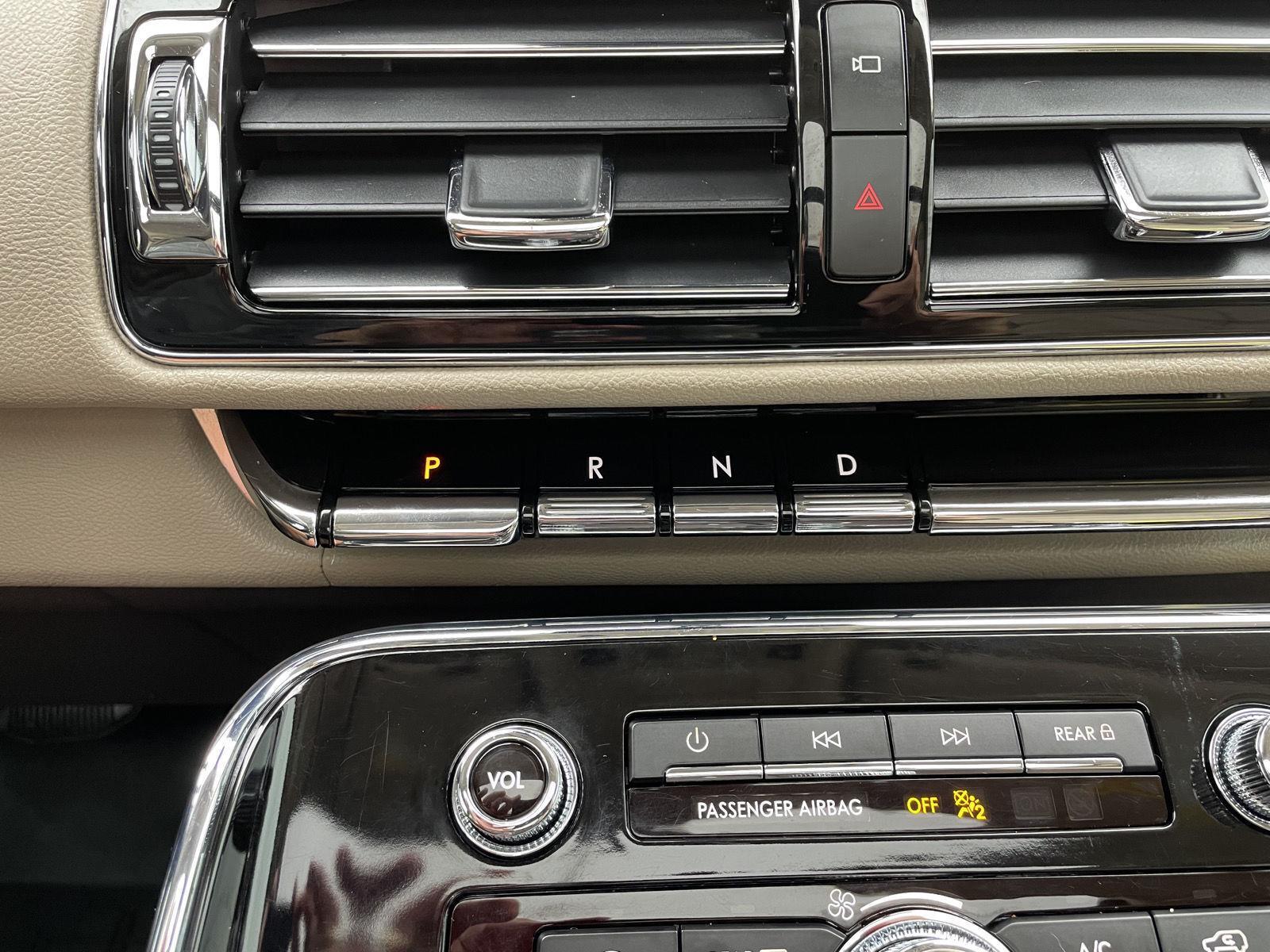 Vehicle photo 30
