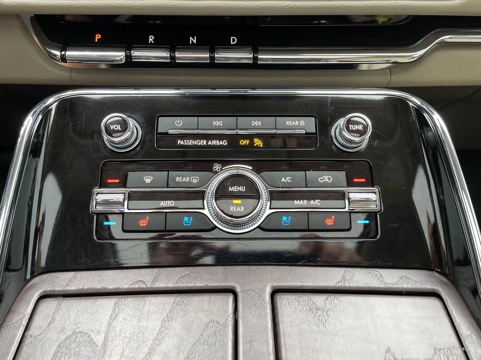 Vehicle photo 31