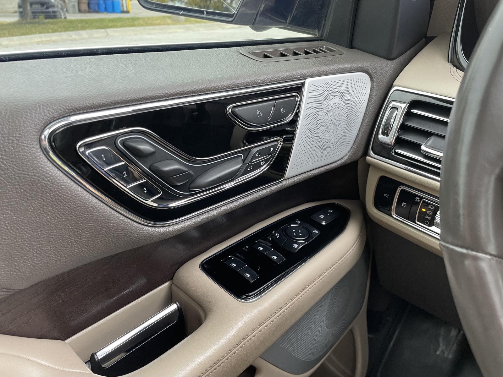 Vehicle photo 37