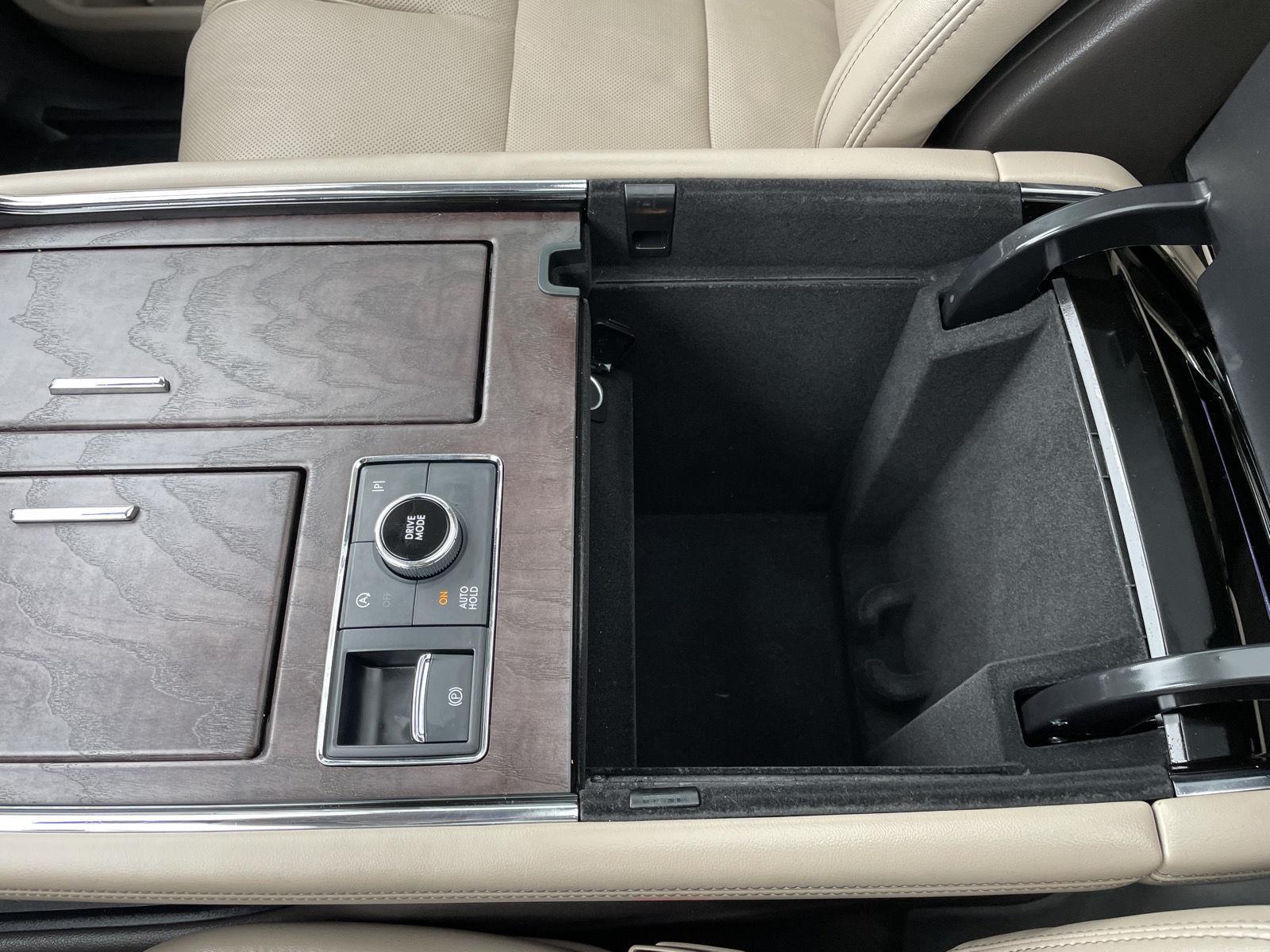 Vehicle photo 38