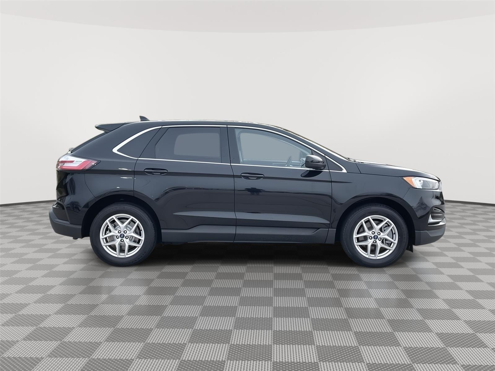 Vehicle photo 6