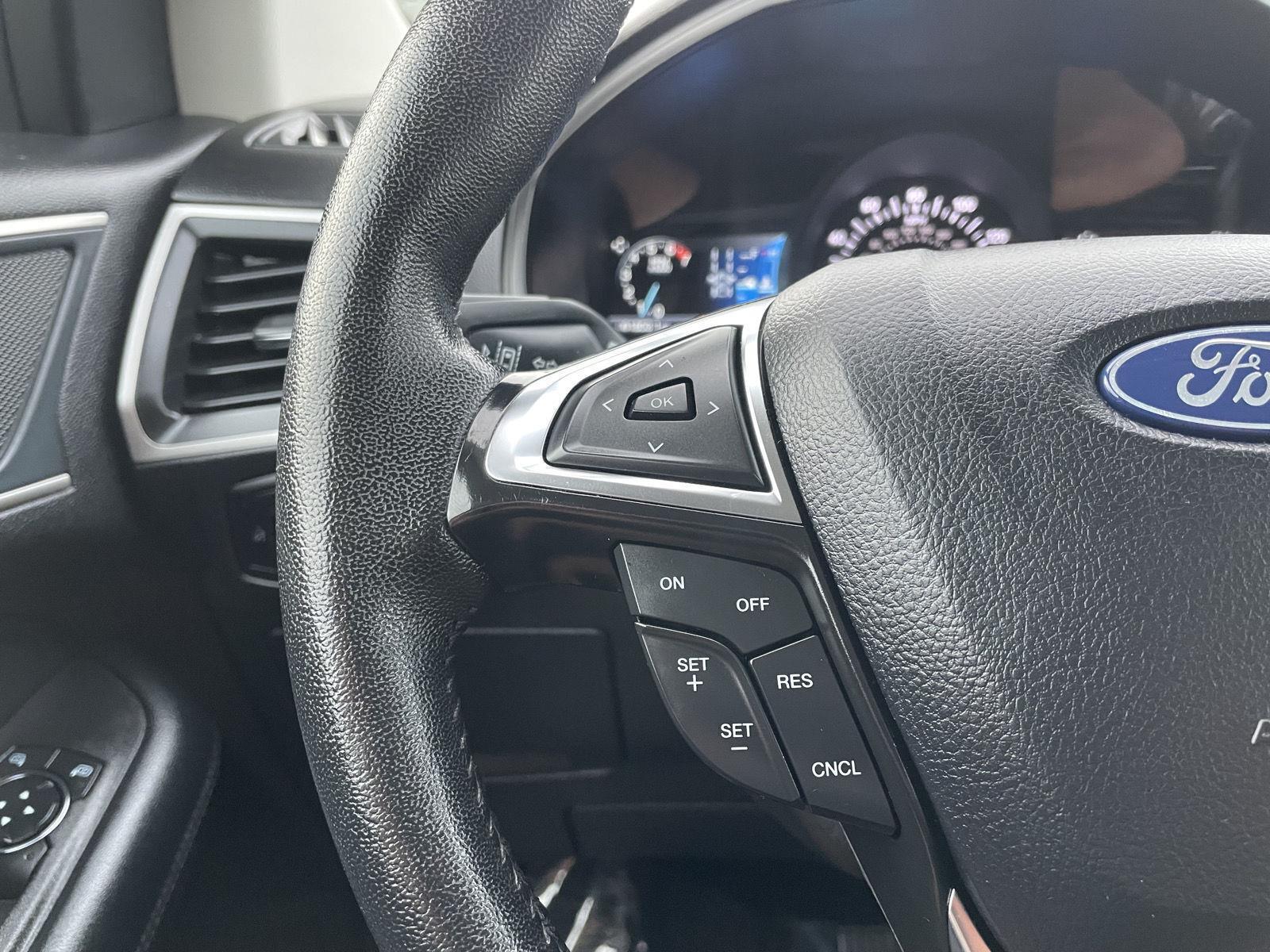 Vehicle photo 13