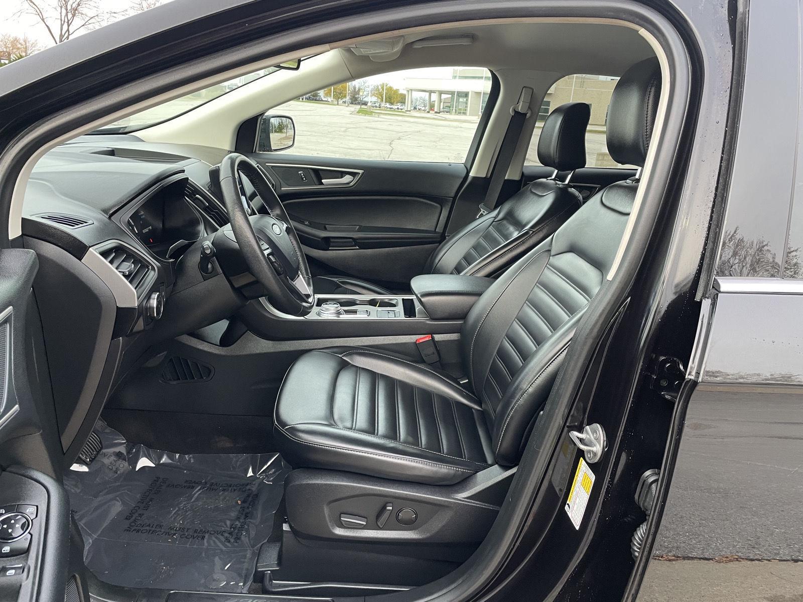 Vehicle photo 17
