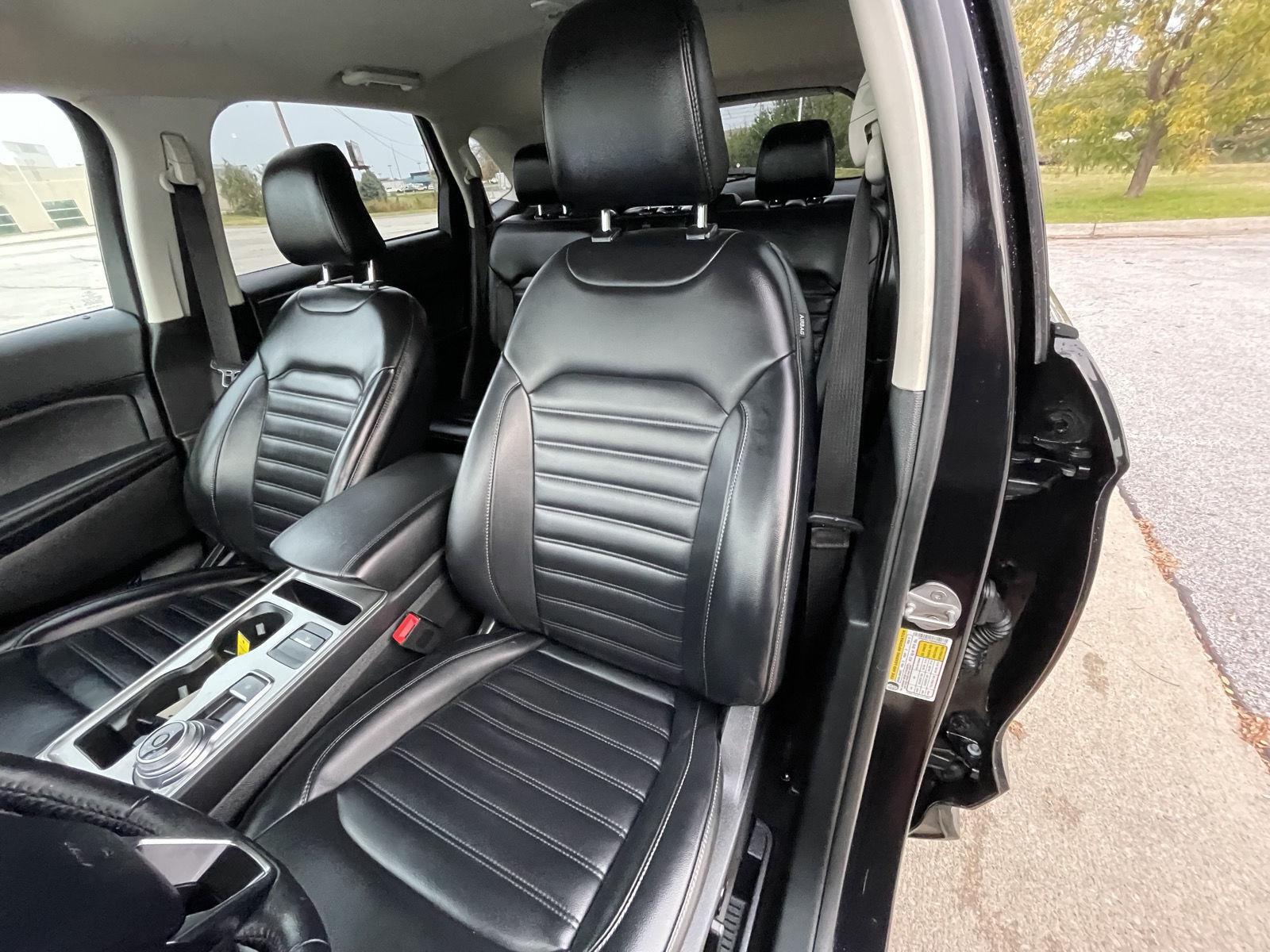 Vehicle photo 18