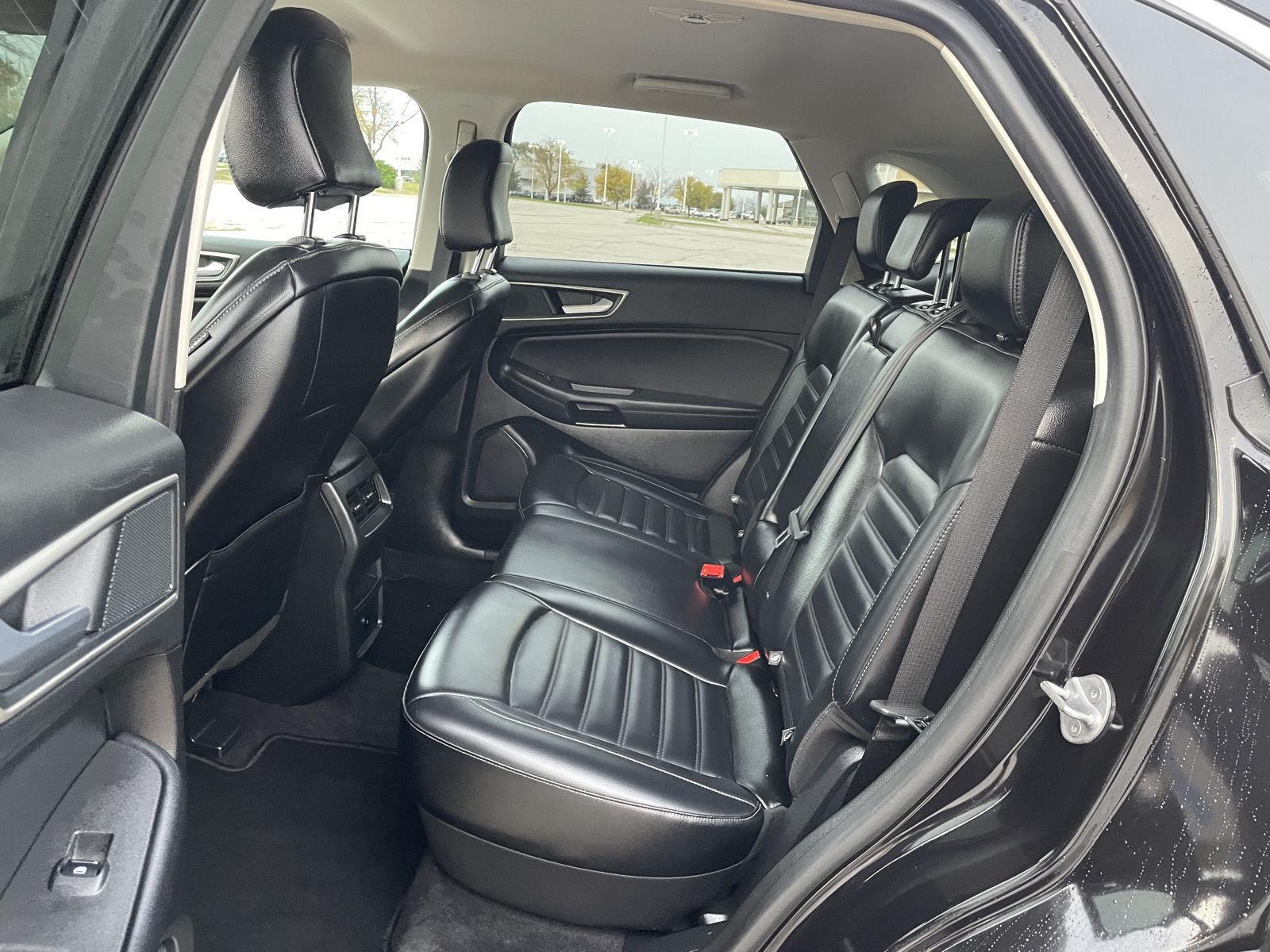 Vehicle photo 20