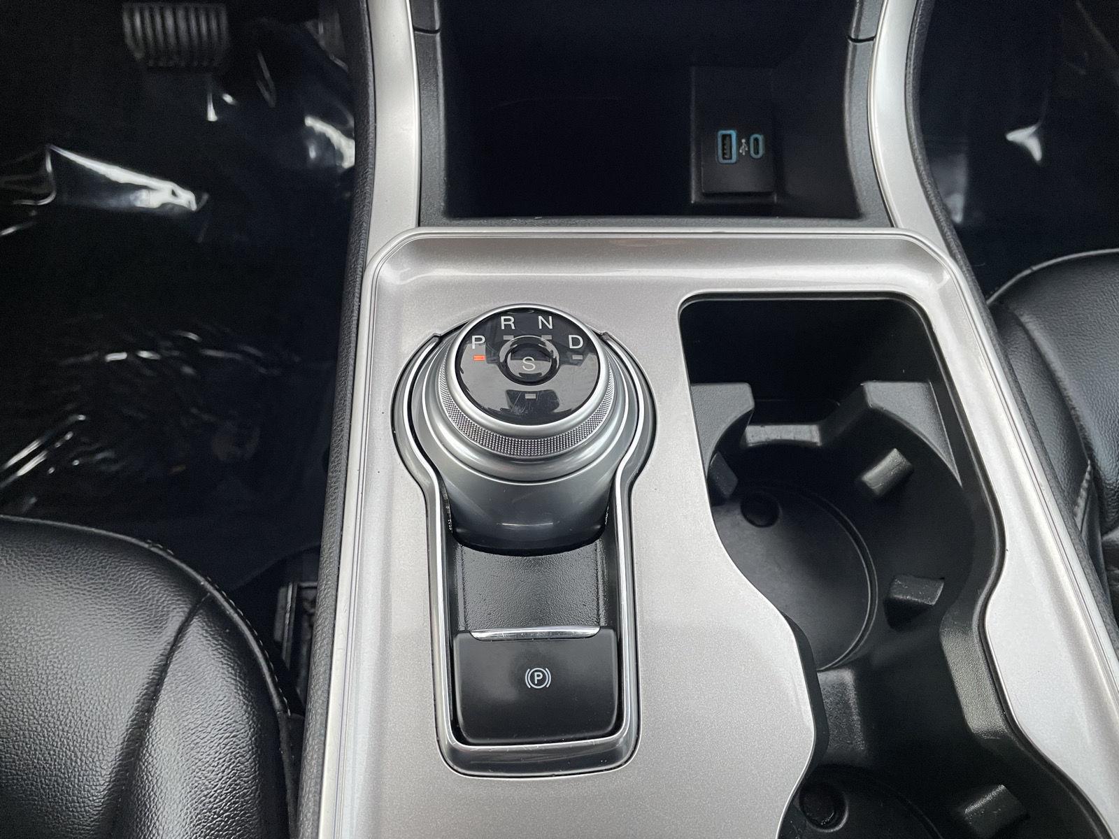 Vehicle photo 29