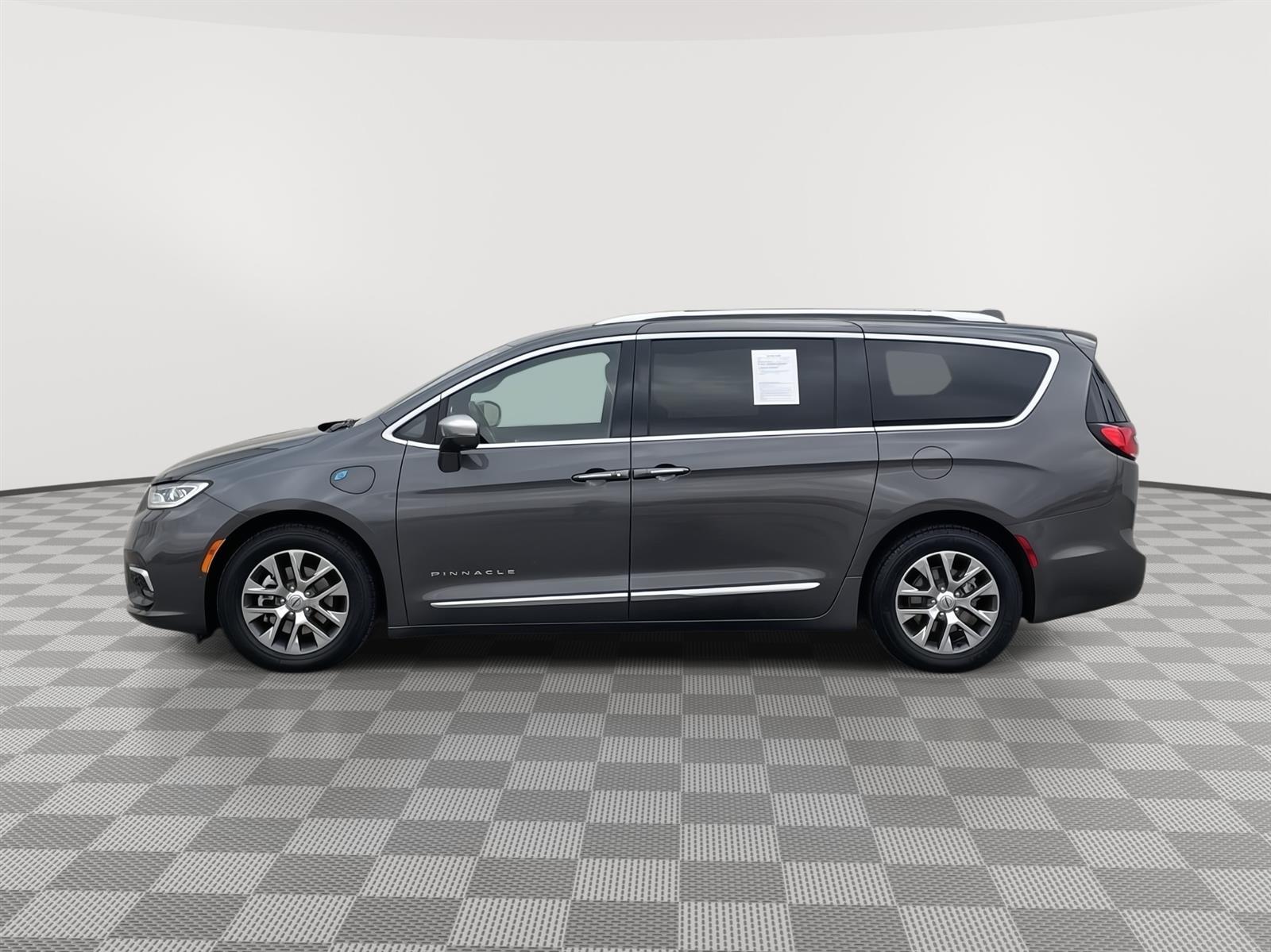 Used 2021 Chrysler Pacifica Hybrid Pinnacle Minivans for sale in Lincoln NE