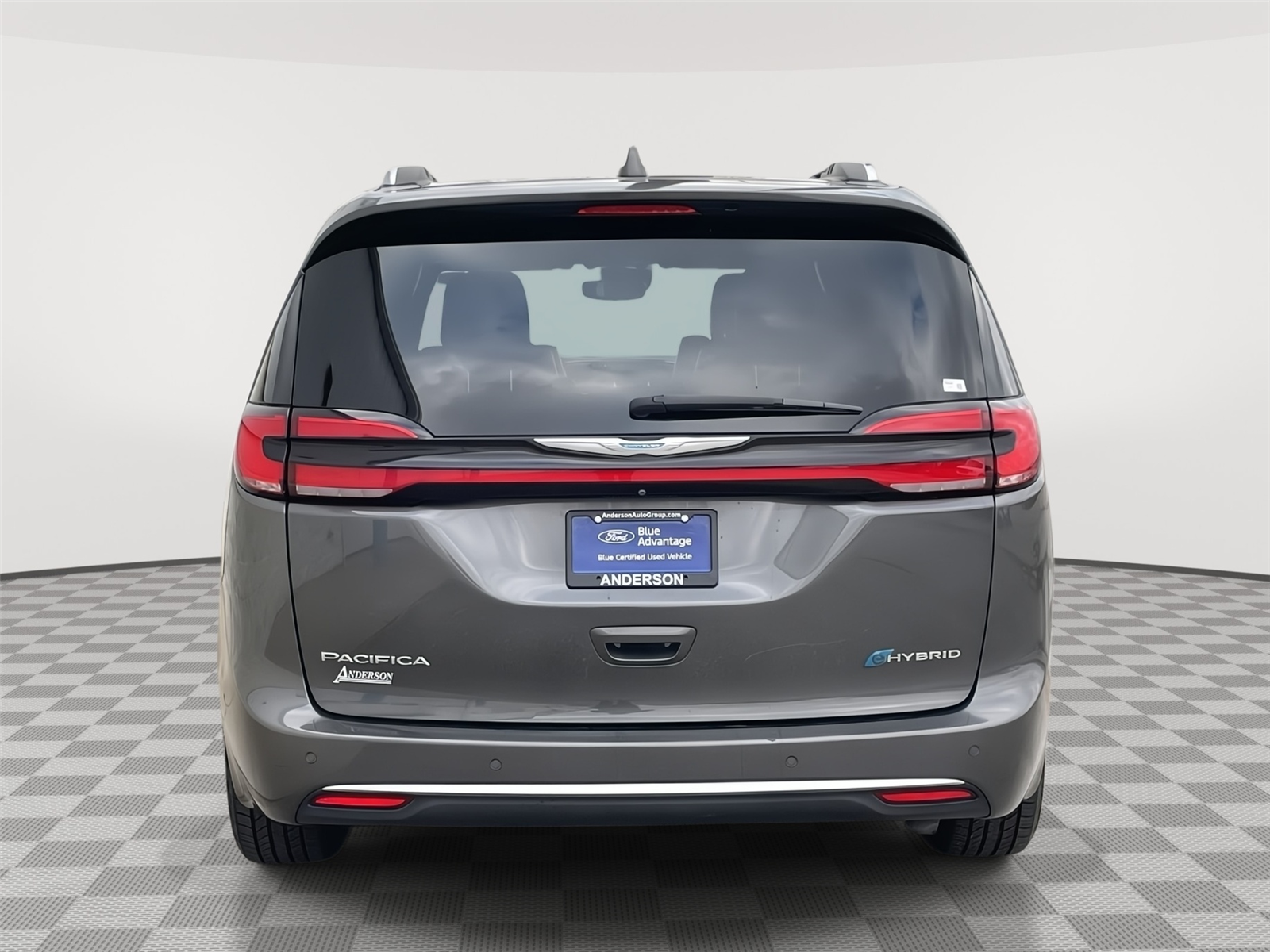 Used 2021 Chrysler Pacifica Hybrid Pinnacle Minivans for sale in Lincoln NE