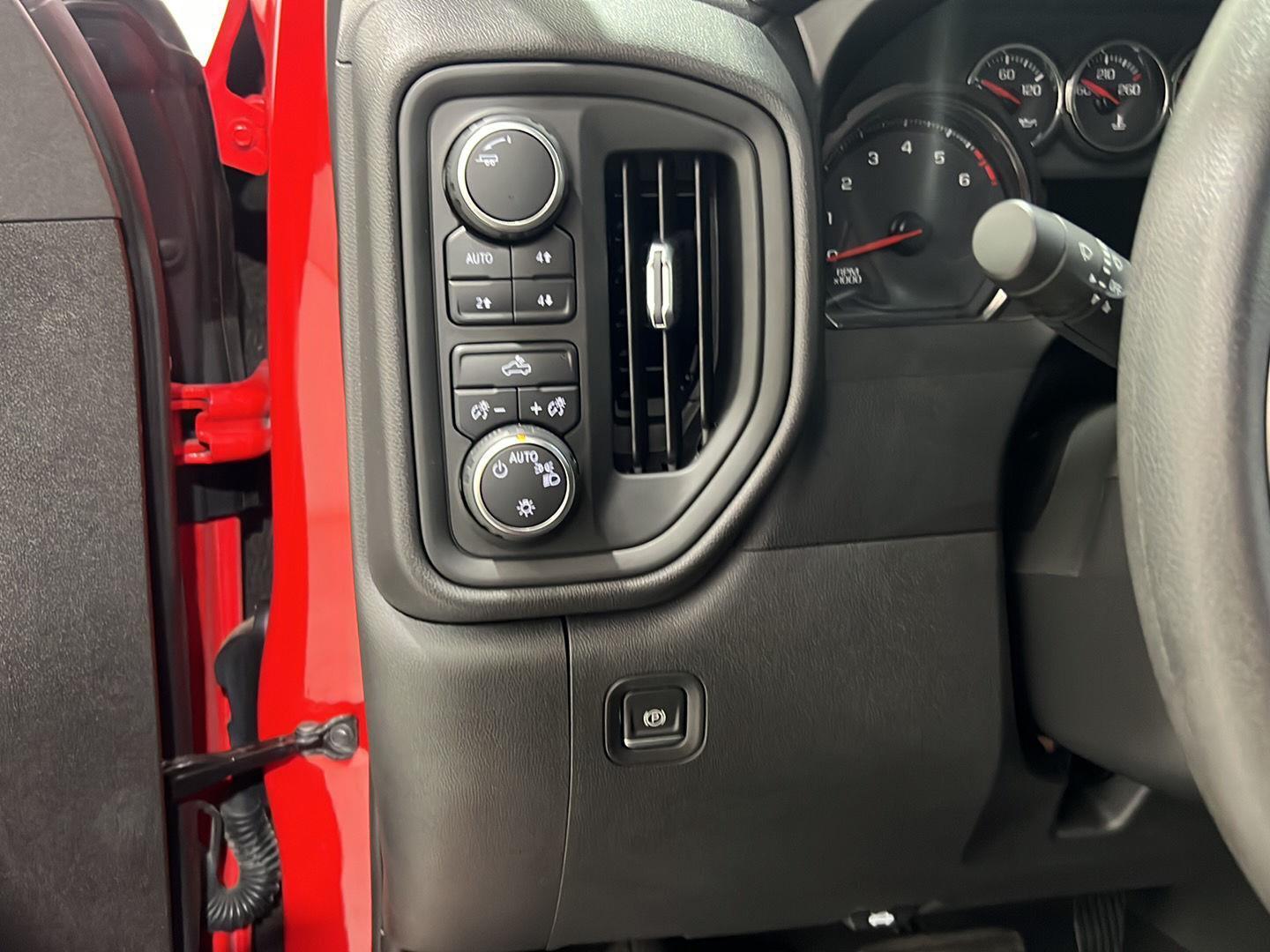 2023 Chevrolet Silverado 1500 RST photo 35