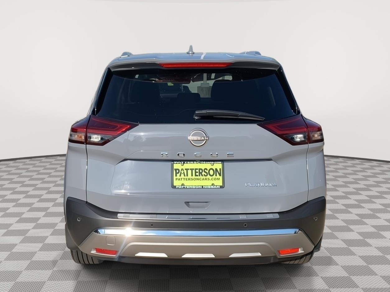 2023 Nissan Rogue Platinum photo 3