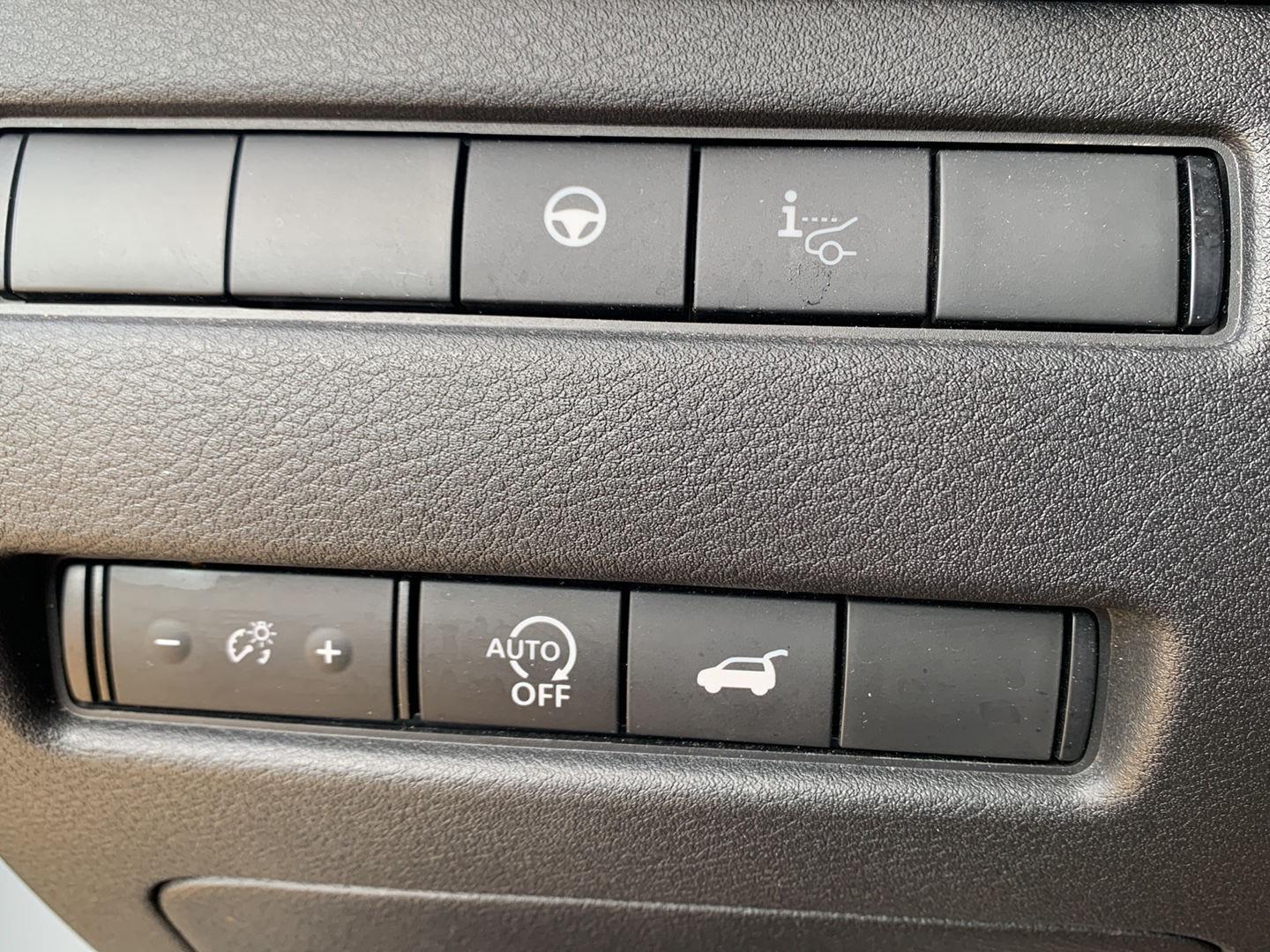2023 Nissan Rogue Platinum photo 11
