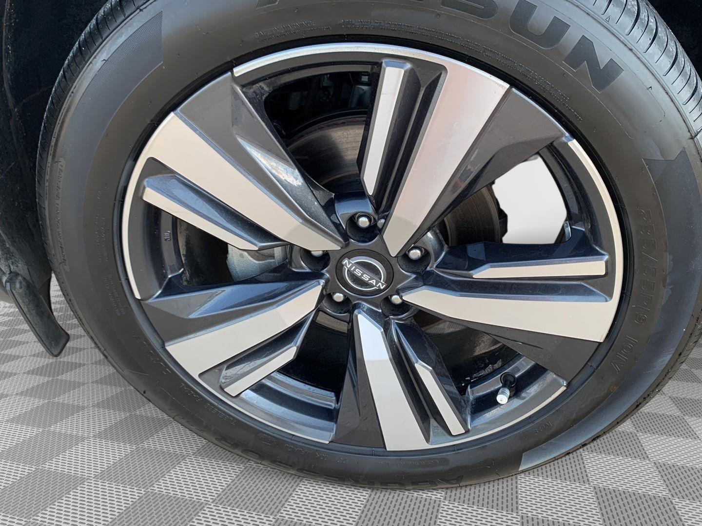 2023 Nissan Rogue Platinum photo 18
