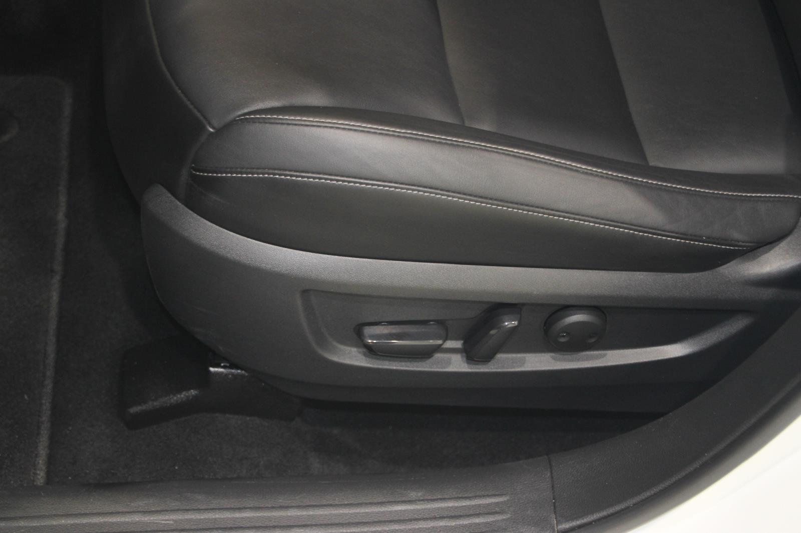 2016 Infiniti QX70 Base photo 40
