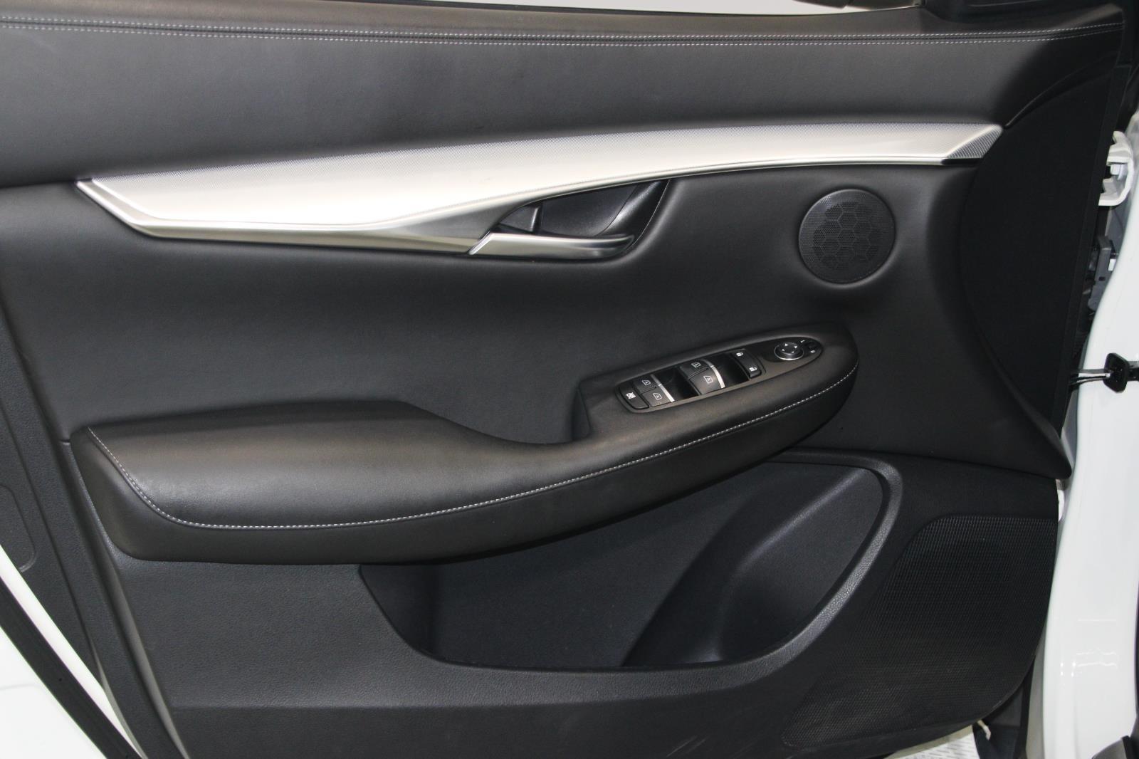 2016 Infiniti QX70 Base photo 42