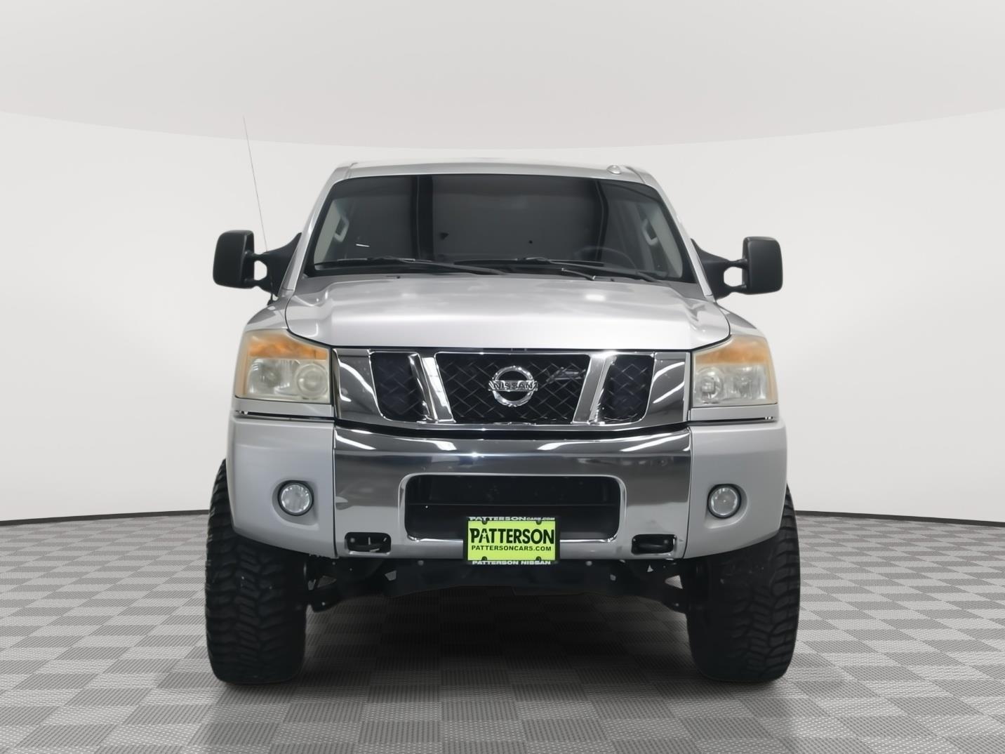 2012 Nissan Titan SV photo 3