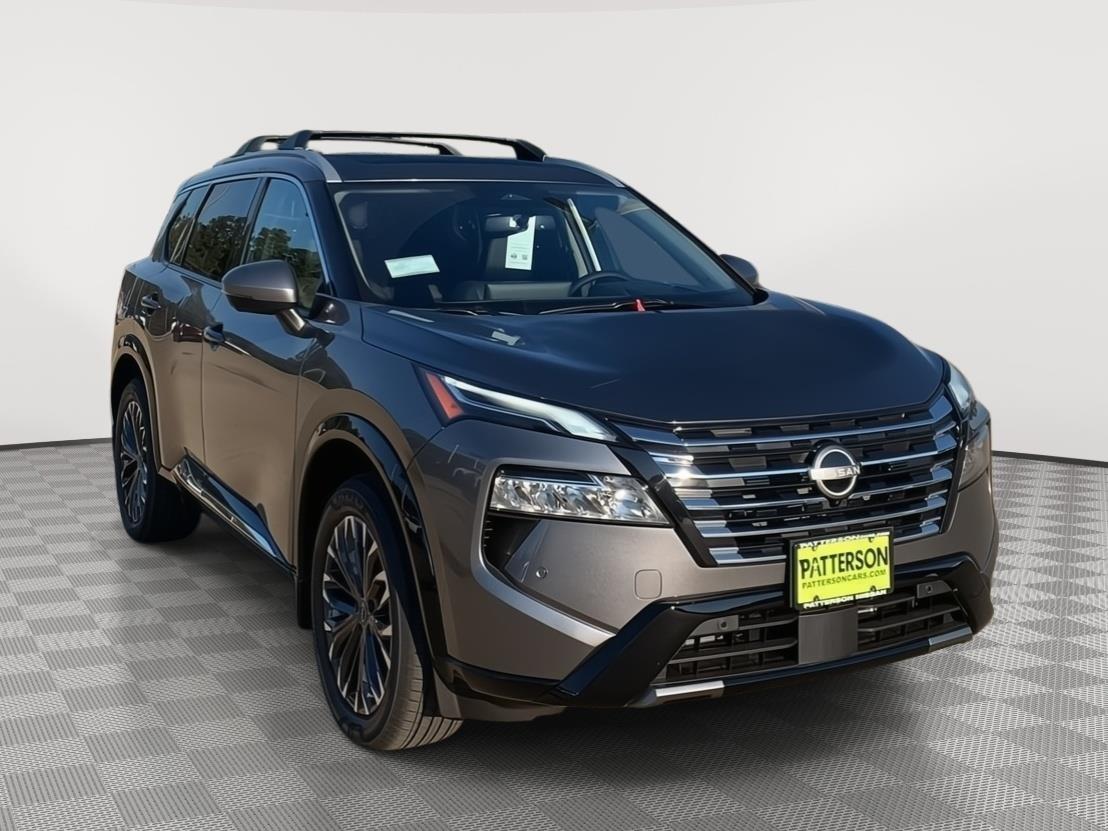 2026 Nissan Rogue Platinum's photo