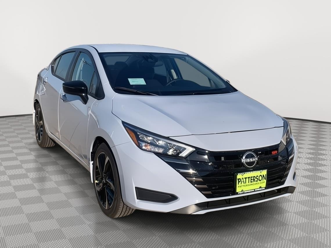 2025 Nissan Versa Sedan SR's photo