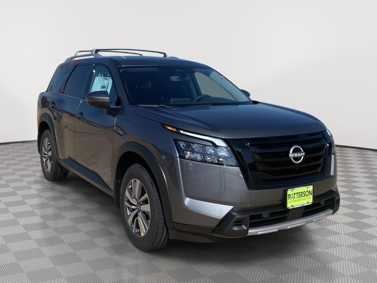 2025 Nissan Pathfinder SL's photo
