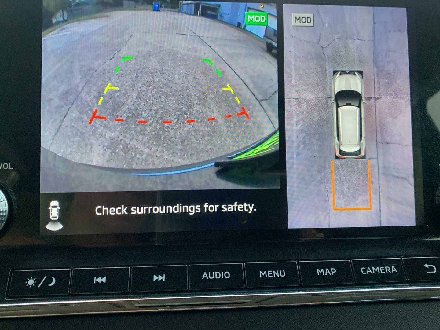 2023 Mitsubishi Outlander SE photo 2