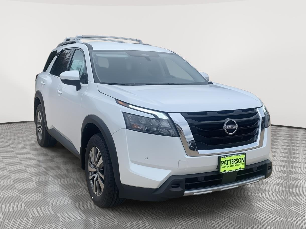 2025 Nissan Pathfinder SL's photo