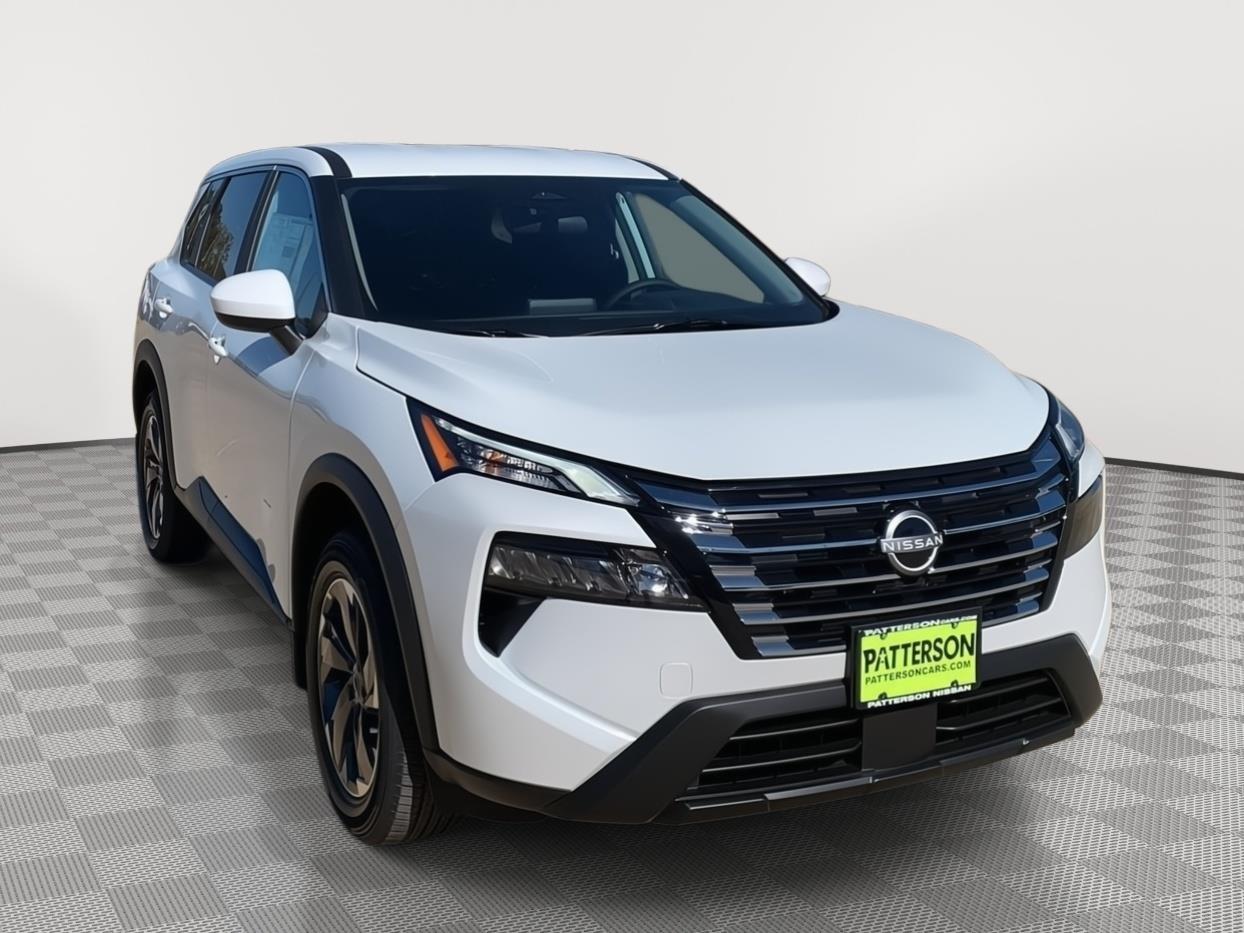 2026 Nissan Rogue SV's photo