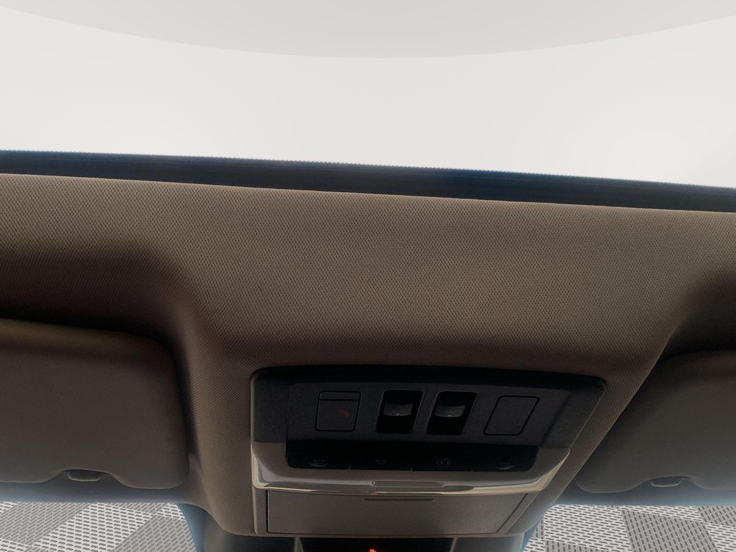 2022 Ram 1500 Classic SLT photo 4