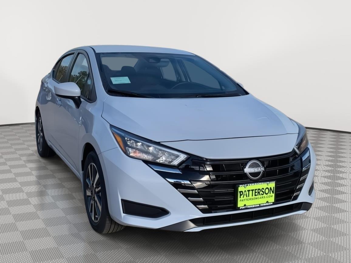 2025 Nissan Versa SV's photo