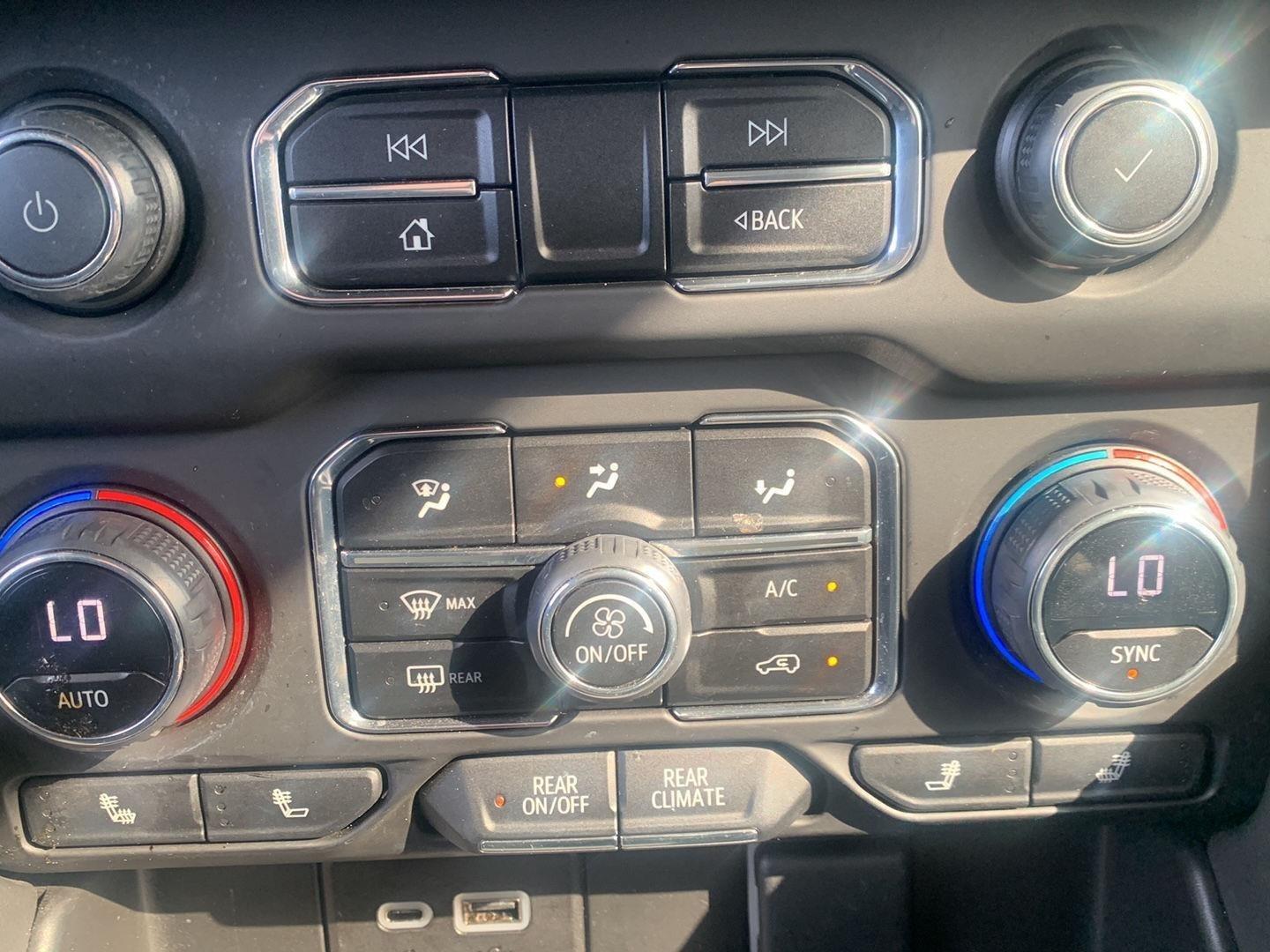 2022 Chevrolet Tahoe Z71 photo 4