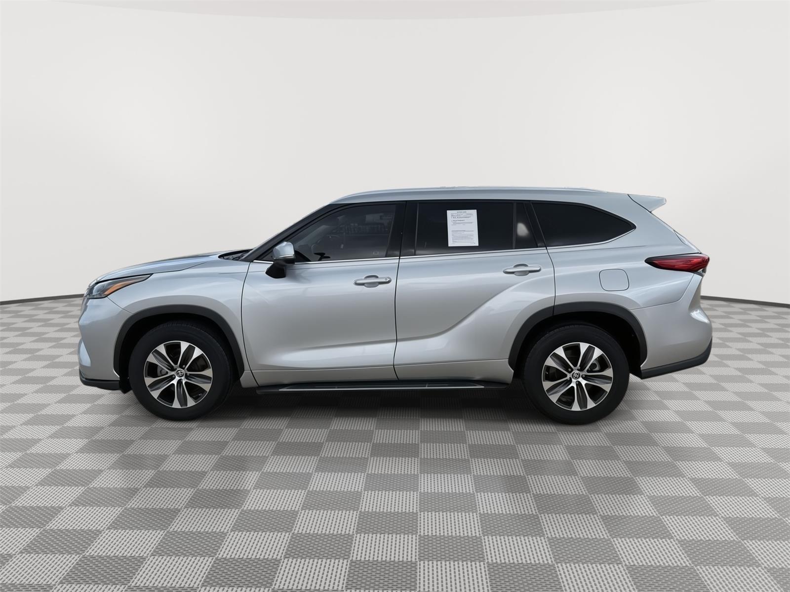 2023 Toyota Corolla Hybrid SE photo 9