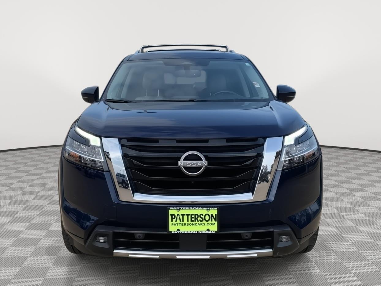 2022 Nissan Pathfinder Platinum photo 3