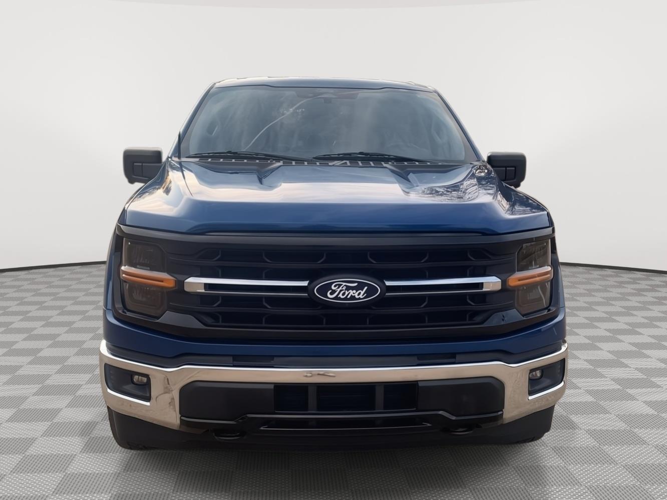 2024 Ford F-150 XLT photo 2