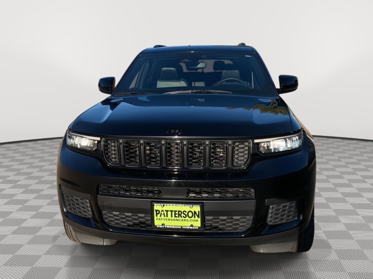 2024 Jeep Grand Cherokee Altitude photo 3