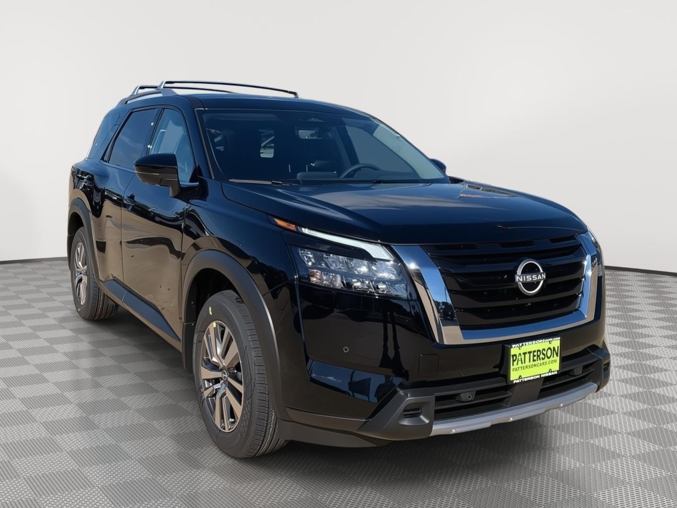2025 Nissan Pathfinder SL's photo